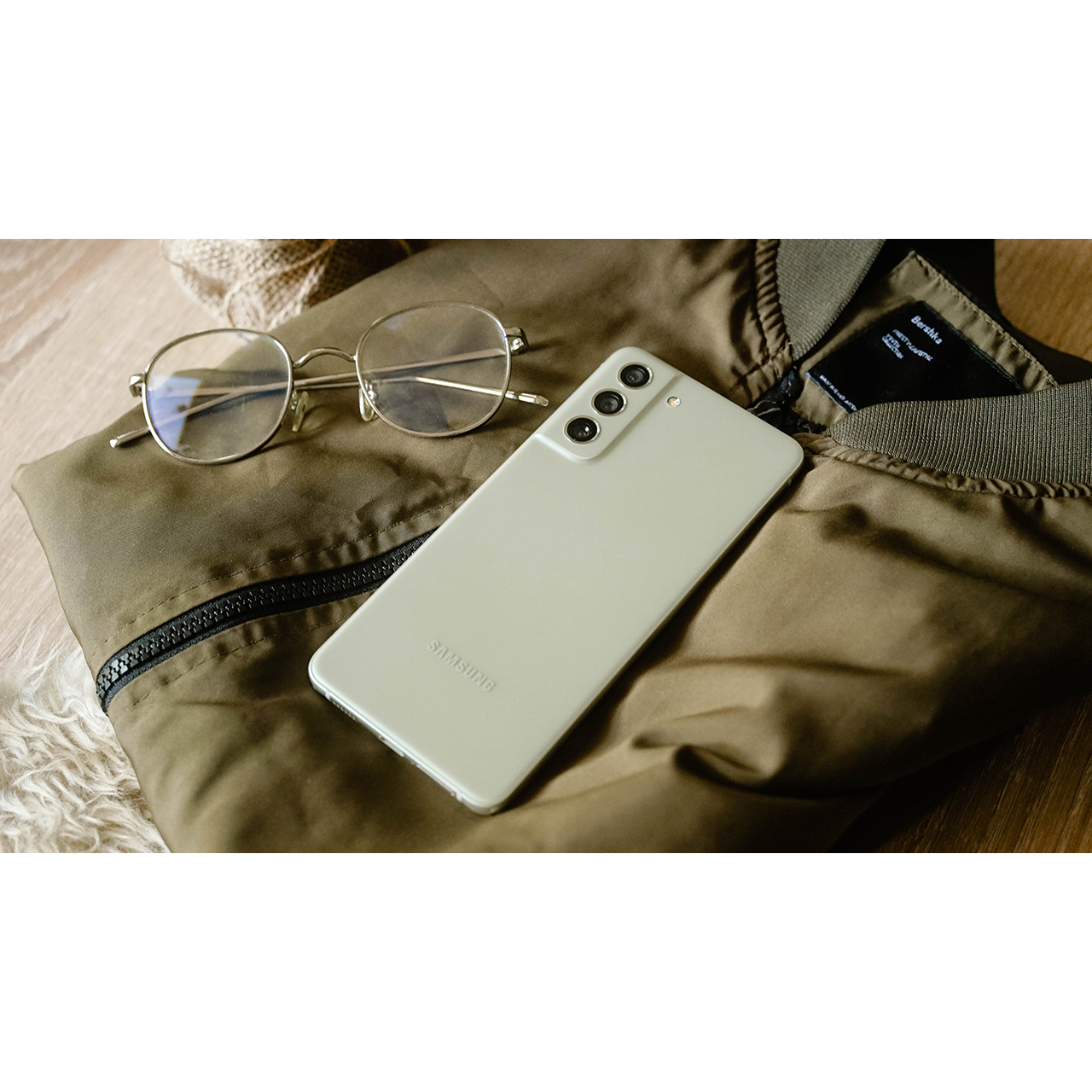 کارکرده - گوشی موبایل سامسونگ مدل Galaxy S21 FE 5G دو سیم‌ کارت ظرفیت 256 گیگابایت و رم 8 گیگابایت